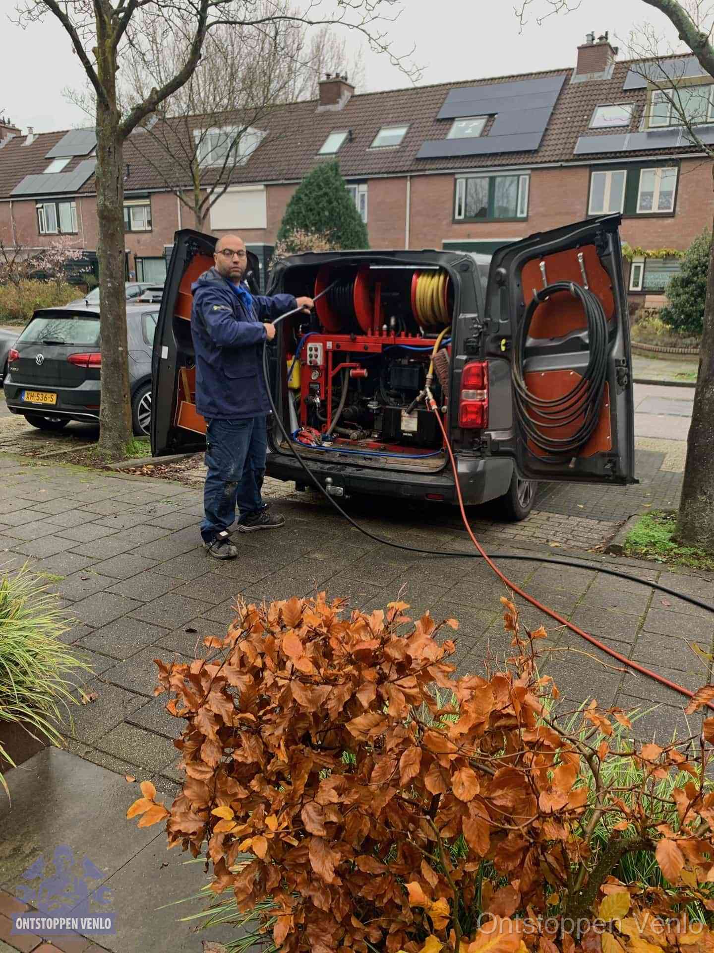 Rioolservice in de wijk in Venlo